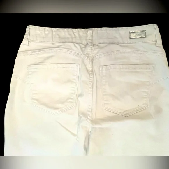 Juicy Couture Jeans - Picture 2 of 9